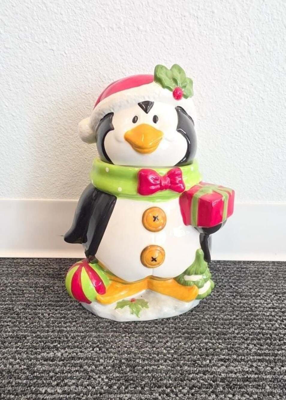 Heritage Mint Holiday Collection Ceramic Penguin Christmas Cookie Jar